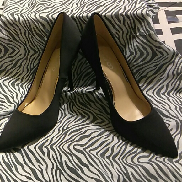 Shoes - Picture 2 of 5